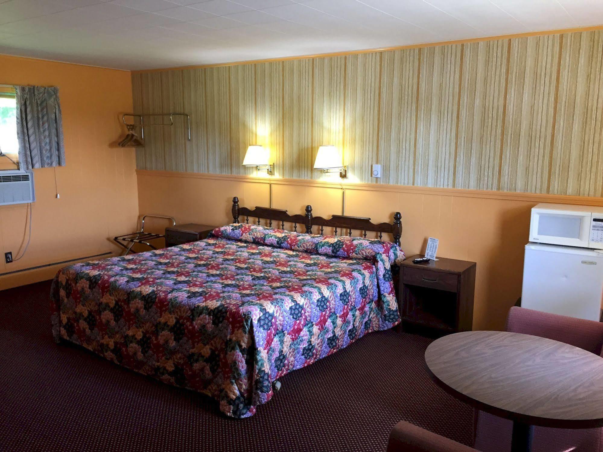 Timberly Motel Gaylord Dış mekan fotoğraf